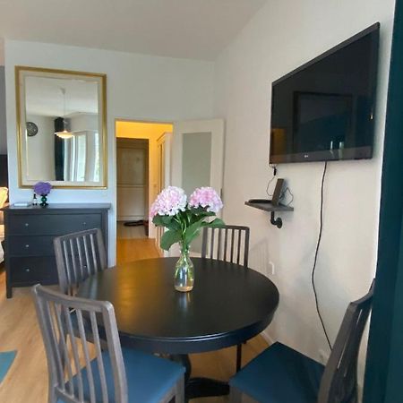 Beautiful Apartment With Balcony Berlin Exteriör bild