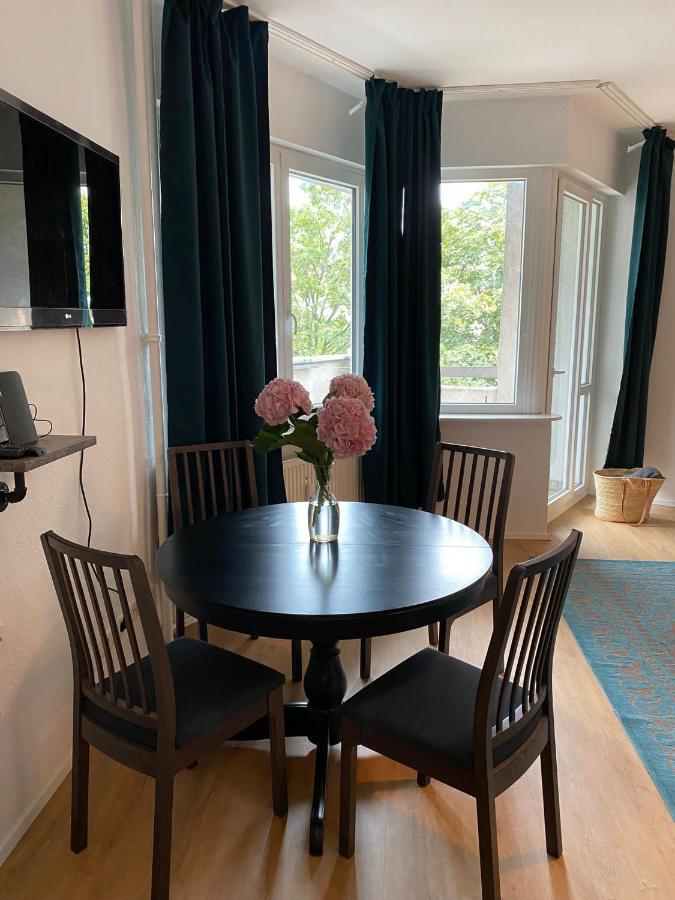 Beautiful Apartment With Balcony Berlin Exteriör bild
