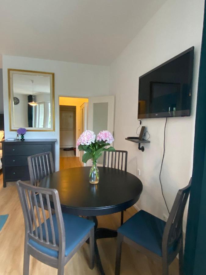Beautiful Apartment With Balcony Berlin Exteriör bild