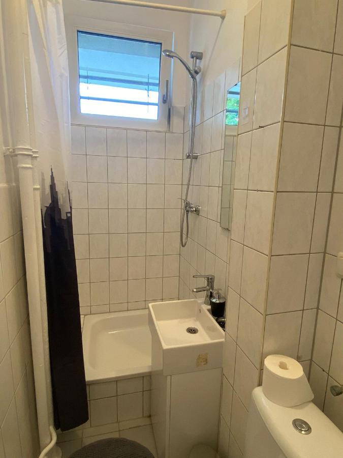 Beautiful Apartment With Balcony Berlin Exteriör bild