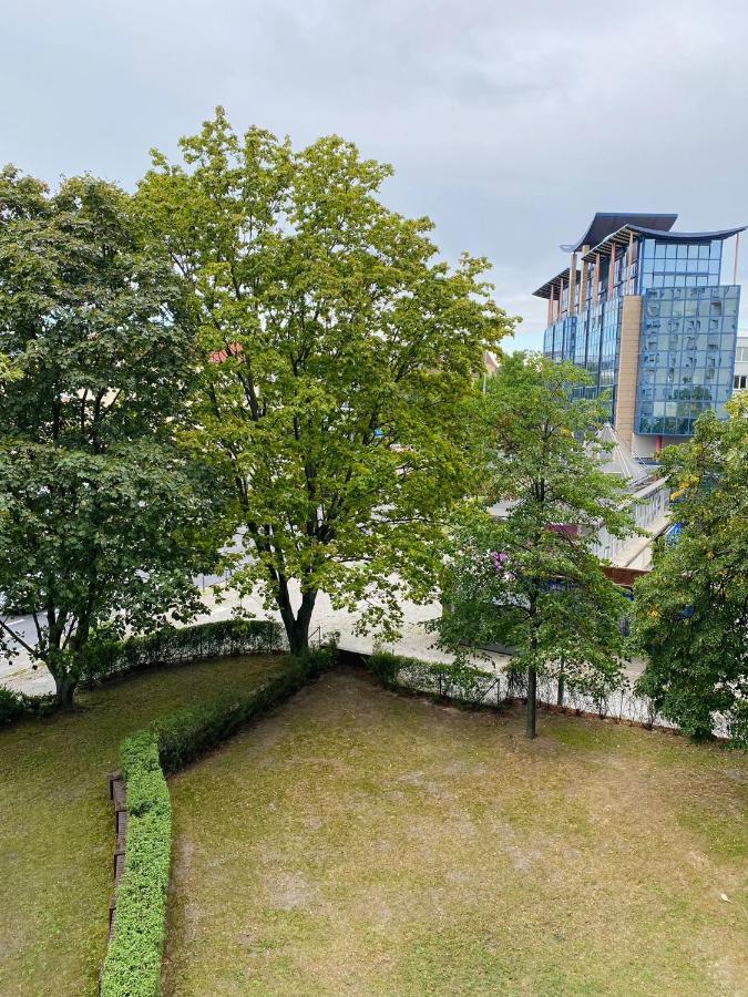 Beautiful Apartment With Balcony Berlin Exteriör bild