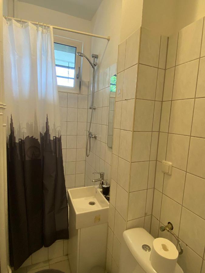 Beautiful Apartment With Balcony Berlin Exteriör bild